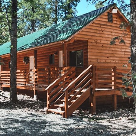 Pinewoods Resort And Rv Park Duck Creek Village Exteriör bild